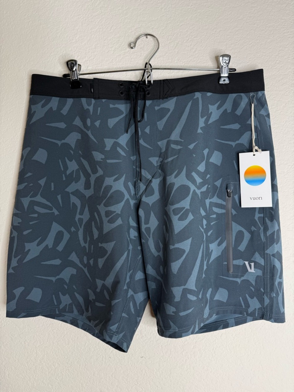 New Vuori Men’s Infinity Boardshort Blue SeaJunioer V383 Size 32 #Beach